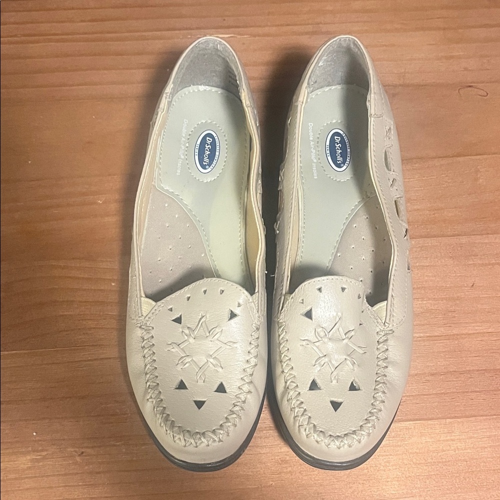 Dr. Scholl’s Light Tan Loafers with Geometric Cutouts